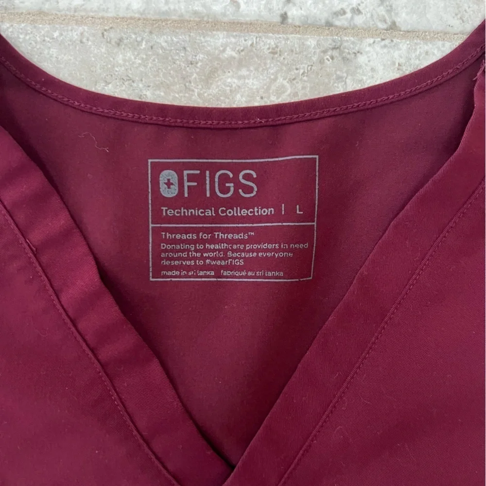 FIGS Women's Catarina One-Pocket Scrub Top in Burgundy (PO#: 1777), size Large